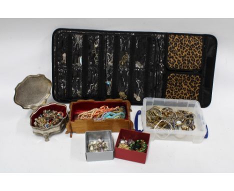 A quantity of vintage and later costume jewellery and a ladies wristwatches  (a lot) 