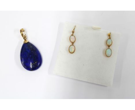 Vintage 9ct gold mounted lapis lazuli pendant and a pair f vintage cabouchon opal earrings (2) 