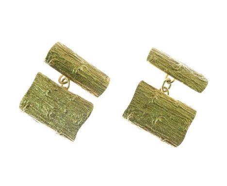 Pair of 18ct gold cufflinks, maker W.D., London 1966, the 2cm x 1.4cm bark finished rectangular panel to a chain connector wi