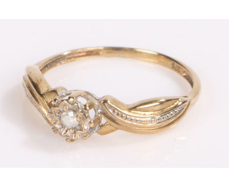 9 carat gold diamond ring with fold over shoulders and diamond set head ring size K