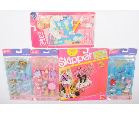 Mattel Barbie collection of carded outfits and accessory packs: (1) Skipper Courtney Party 'n Play, 9054, 1990, bubble is ope