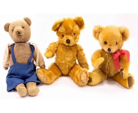 Vintage teddy bear trio including: (1) Alpha Farnell bear, 1950s, golden mohair (some small bald patches), fully jointed, pla