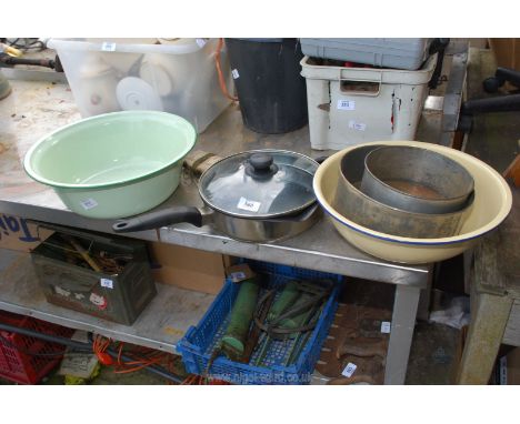 Enamel bowls, baking tins, frying pan etc.