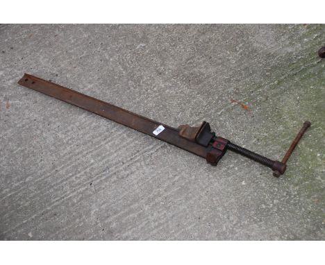 A sash clamp.