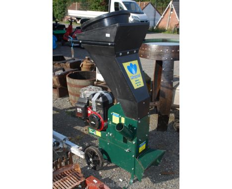 Masport Bio Wizz 6.5 hp garden shredder, engine turns and has good compression but not started, appears very little used.