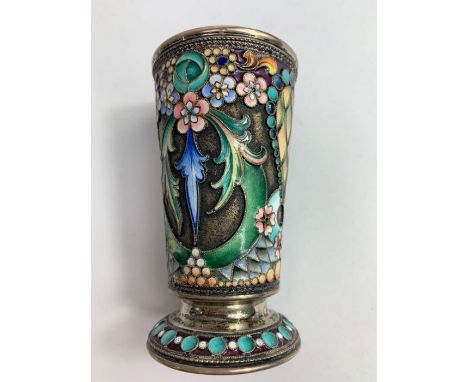A Russian cloisonné enamel beaker, with 84 Kokoshnik mark and makers mark MC to the base, 8.4 cm high