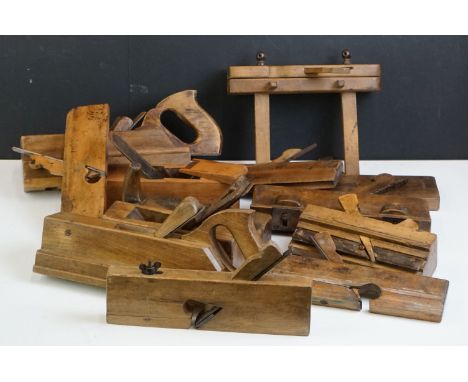 A collection of vintage wooden carpentry planes, to include an example engraved 'E D' 