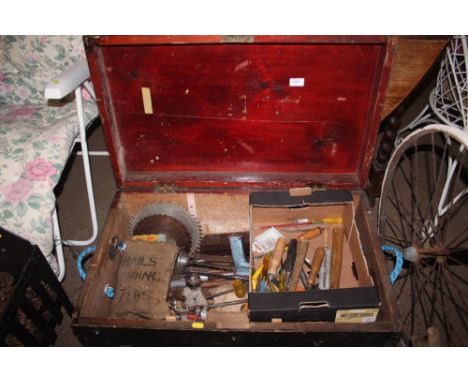 A carpenter's tools chest and contents 