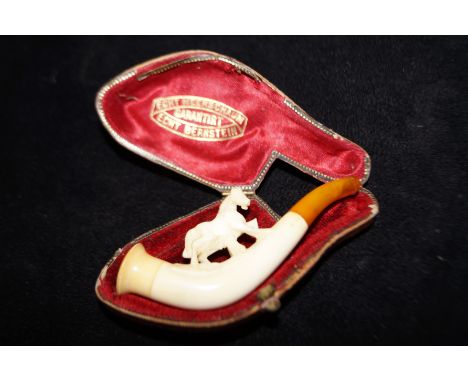 Cased vintage meerschaum pipe