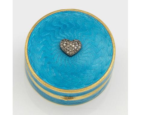 Pillendöschen im Stil von Karl Fabergé. Silber, vergoldet und teilw. emailliert. Zylindrischer, allseitig blau emaillierter K