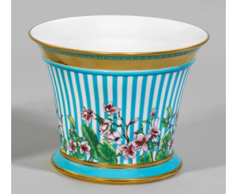Cachepot mit Dekor "Wild flora" aus der Kollektion "Rosenthal meets Versace". Über profiliertem, rundem Stand sich konisch er