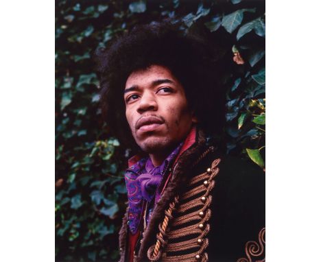 Jimi Hendrix C-Print, um 1967. Späterer Abzug. Aufnahme wohl von Petra Niemeier. Hg. "The Hayward Archive". Prägestempel und 