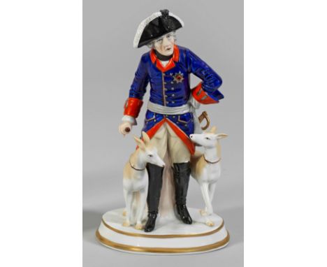 Friedrich der Große Nach vorn gebeugt, stehender "Alter Fritz" in Uniform, begleitet von zwei Windhunden. Polychrome Malerei 