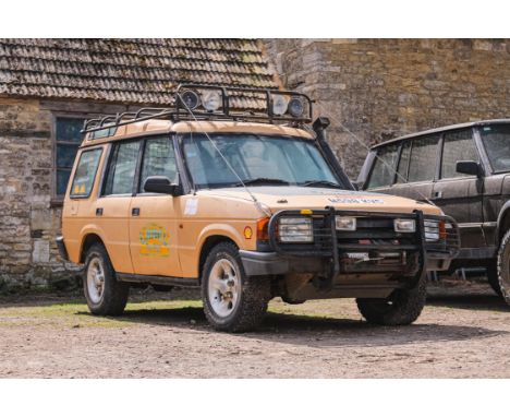 Offered from the Drayton Collection, this genuine Camel Trophy Discovery from the 1995 selection is a project and consequentl