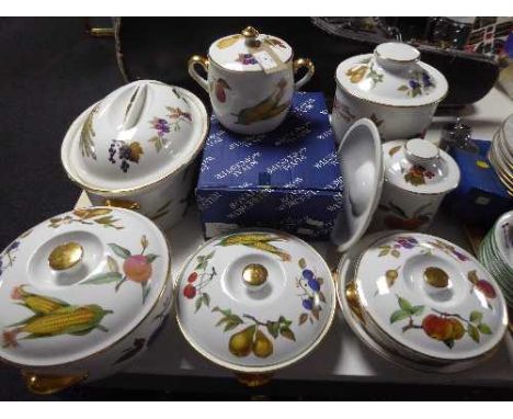 Nine Royal Worcester Evesham oven dishes, casserole dishes and storage jars 