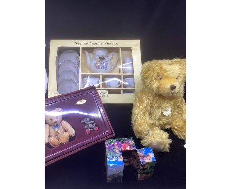    Steiff Classic 005206 Golden teddy bear together with a steiff eyes o boxed set replica 1950 special set , a beautiful Ste
