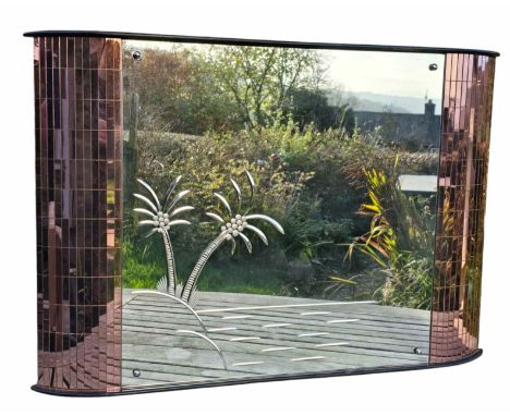 An Art Deco palm tree wall mirror with curved peach mirror flex sides and etched with palm trees. Wood Frame In great conditi