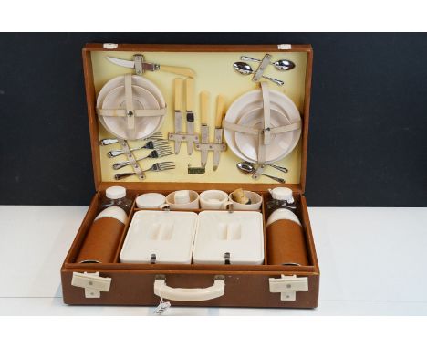 Brexton vintage picnic service set in hard case 