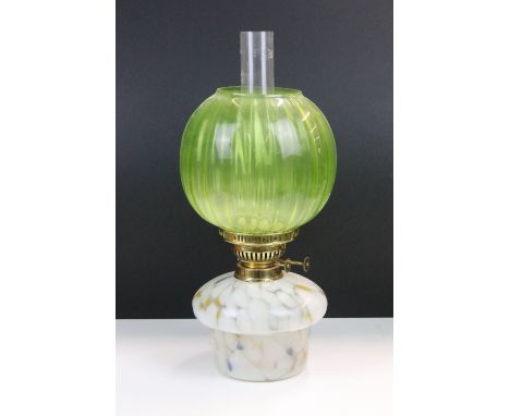 Green glass shade oil lamp with coloured glass base and glass chimney, H 46cm
