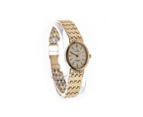 LADY'S SOVEREIGN NINE CARAT GOLD QUARTZ WRIST WATCH, later matched quartz movement, the oval dial with applied gold baton hou