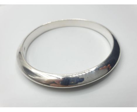 sterling silver bangle weight 16.5g and 7.5cm diameter 