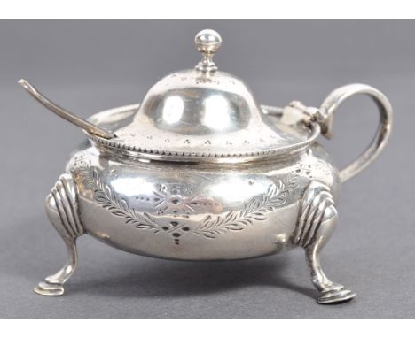 A 19th Century early Victorian English antique hallmarked silver table salt / mustard condiment by Henry Holland (of Holland,