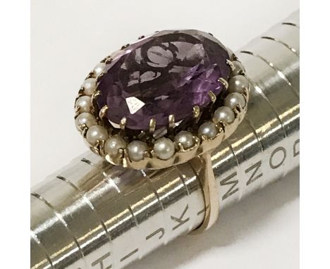 9CT GOLD ANTIQUE PEARL &amp; AMETHYST RING - APPROX 10 GRAMS - SIZE 'L'