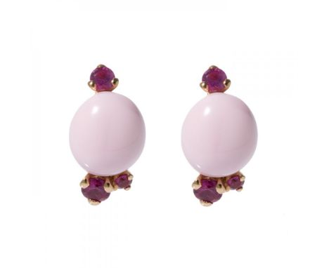 Pair of Pomellato earrings in 18kt rose gold, pink ceramic and ruby. Pressing clasp.Measurements: 14.3 x 7.8 mm (front).Evoki