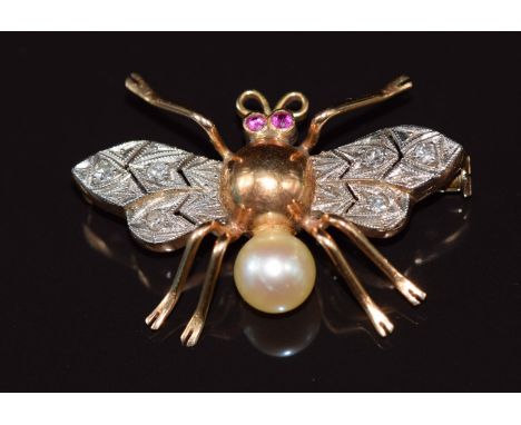 Art Deco 9ct gold brooch pin the form of a fly set with ruby eyes, diamonds to the wings and a pearl body, 5.6g 3.4x2.3cm
