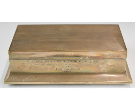 Walker &amp; Hall Elizabeth II hallmarked silver cigarette case with engine turned lid, Sheffield 1964, length 20cm