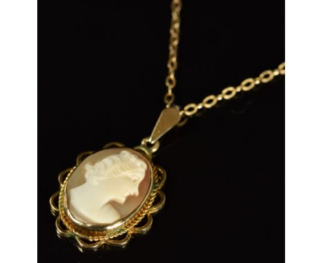A 9ct gold pendant set with a cameo on 9ct gold chain, 3.6g&nbsp;