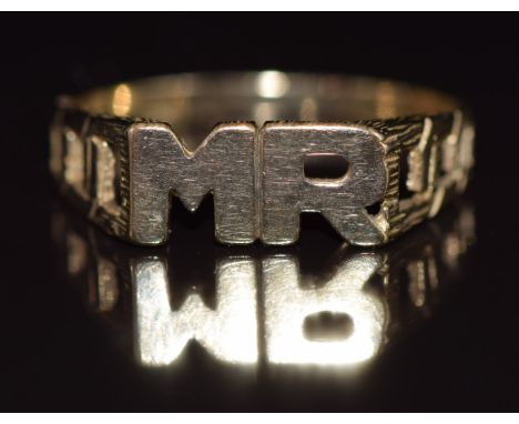 A 9ct gold ‘MR’ ring, 3.1g, size Y