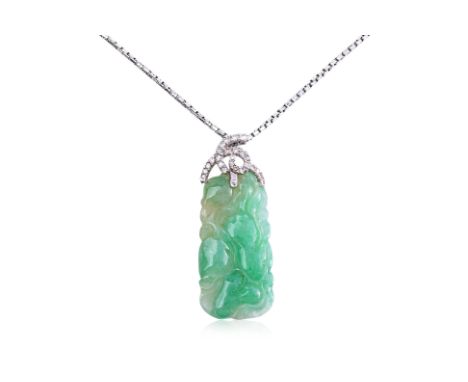 A TYPE A 'MELON' JADEITE AND DIAMOND PENDANT ON A CHAIN
Featuring a Type A carved 'melon' jadeite piece mounted to a white go