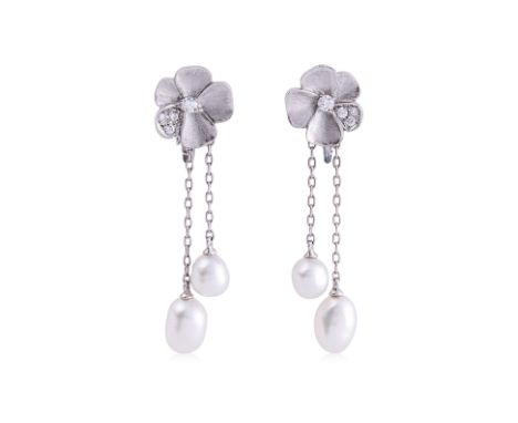 A PAIR OF CULTURED PEARL AND DIAMOND SCREW-BACK EARRINGS
Featuring two cultured pearls, likely freshwater, on each side of th