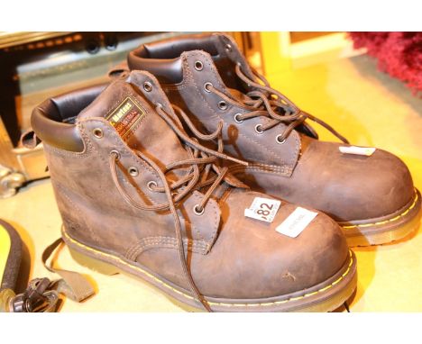 Size 11 Dr Martens steel toe cap safety boots, hardly worn. P&amp;P group 2 (£18+VAT for the first lot and £3+VAT for subsequ