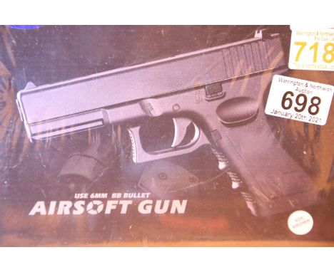 6mm BB bullet airsoft gun. P&amp;P Group 1 (£14+VAT for the first lot and £1+VAT for subsequent lots) 