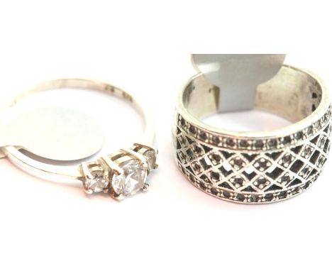 Two ladies vintage silver rings, sizes O &amp; R. P&amp;P Group 1 (£14+VAT for the first lot and £1+VAT for subsequent lots) 