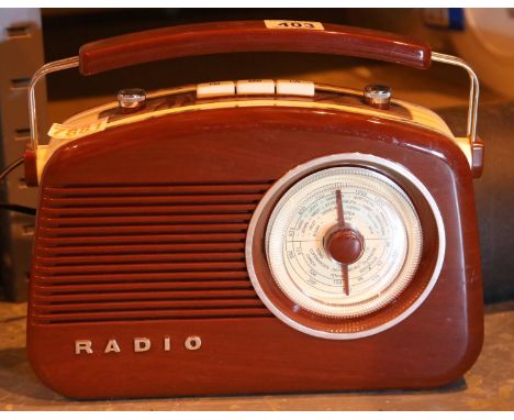 Retro type Coopers portable radio. P&P group 2 (£18+VAT for the first lot and £3+VAT for subsequent lots)Condition Report: Al