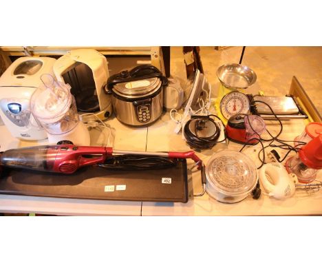 Quantity of mixed electrical kitchen equipment. Not available for in-house P&P, contact Paul O'Hea at Mailboxes on 01925 6591