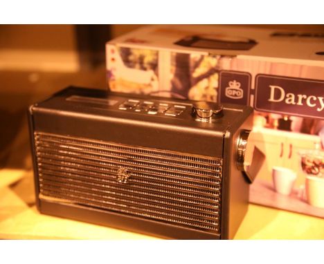 GPO Darcy portable analogue FM/AM radio with alarm clock, preset 20 radio stations. P&P Group 2 (£18+VAT for the first lot an