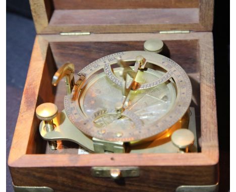 Boxed brass miniature sundial glass compass. P&P group 2 (£18+VAT for the first lot and £3+VAT for subsequent lots)Condition 