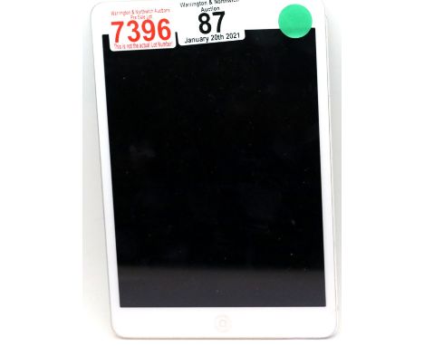 Apple iPad with no charger, unchecked. P&amp;P Group 1 (£14+VAT for the first lot and £1+VAT for subsequent lots) 