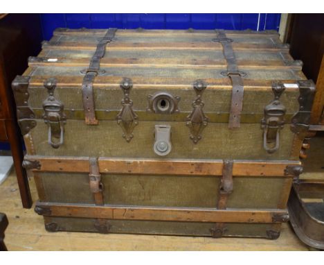 A travelling trunk, with metal mounts, 87 cm wide