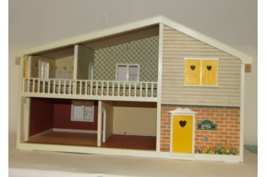 caroline's home dolls house