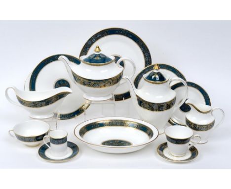A Royal Doulton Carlyle pattern tea, coffee and dinner service, for eight place settings, H 5018 (qty)  See illustration   Co