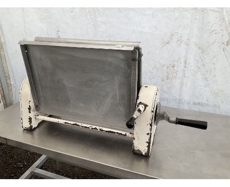 Hunts - 20"" cast iron and aluminium hand pastry roller, 