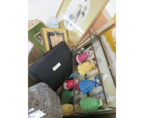 Mixed box to include ceramic figures, decanter &amp; flatware 