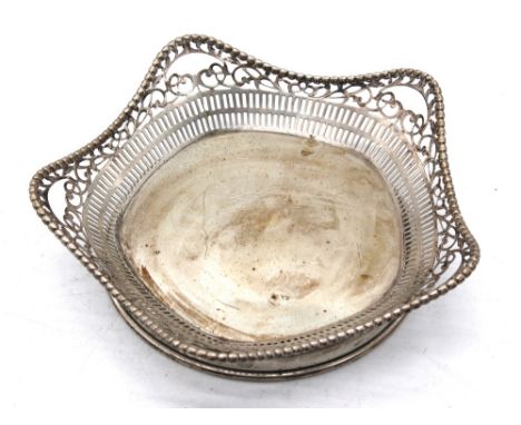 A 20th century Italian 800 silver trinket / bonbon dish, of pentagon or star shape with pierced border with ribbed edging, on