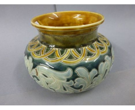 Doulton Lambeth Art Nouveau planter, 13cm in height