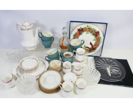 A mixed lot of ceramics and glassware to include Paragon Belinda pattern tea wares, Denby Stoneware, vintage Tia Maria decant